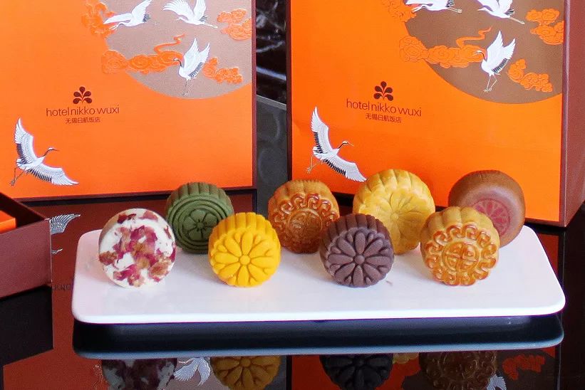 脑洞大开!2019中秋月饼合集,保证有你没见过的!_礼盒