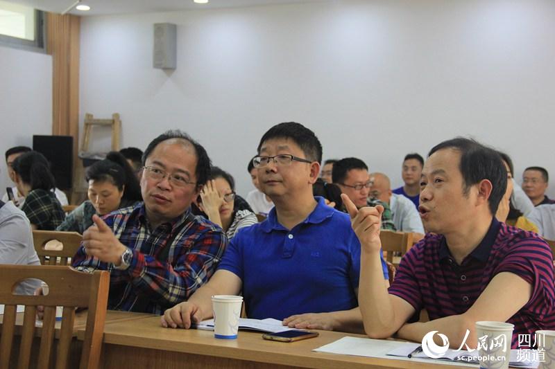 西北中学张生文教书必育人