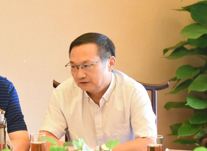 中共长垣市人大常委会主任夏治中◎夏治中(中共长垣