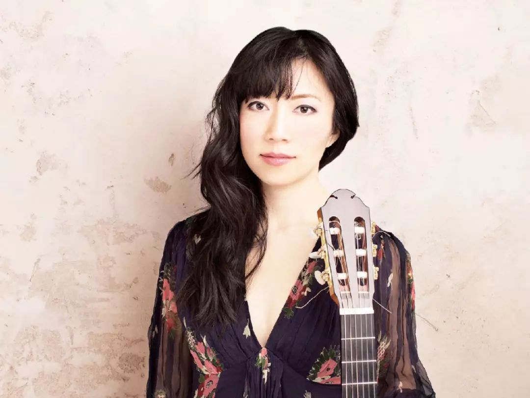杨雪霏 - 杨雪霏 中国素描 2020专辑 古典吉他唱片 2 CD - Amazon.com Music