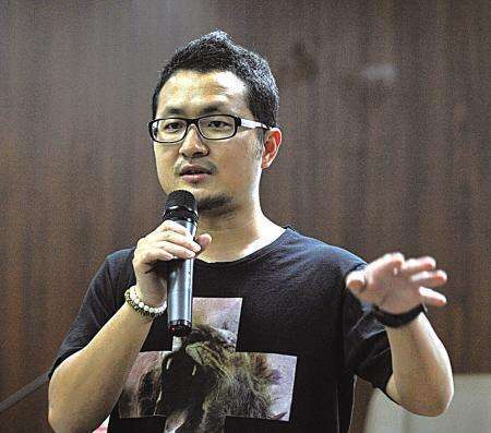 九把刀不仅是一位作家，而且还是导演和制片人，大家都非常熟悉的《那些