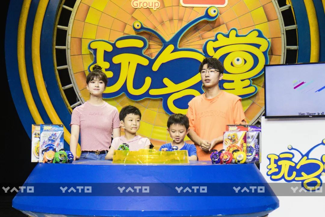 《玩名堂》录制┃谢谢你们,这份礼物老师很喜欢!