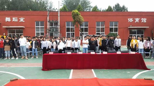 在这美丽的金秋时节, 保定高新技校迎来了第二十一届教师节感恩活动