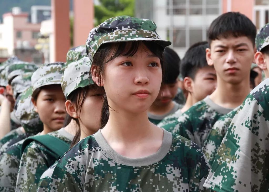 龙川一中拍到的视频同学们真有型