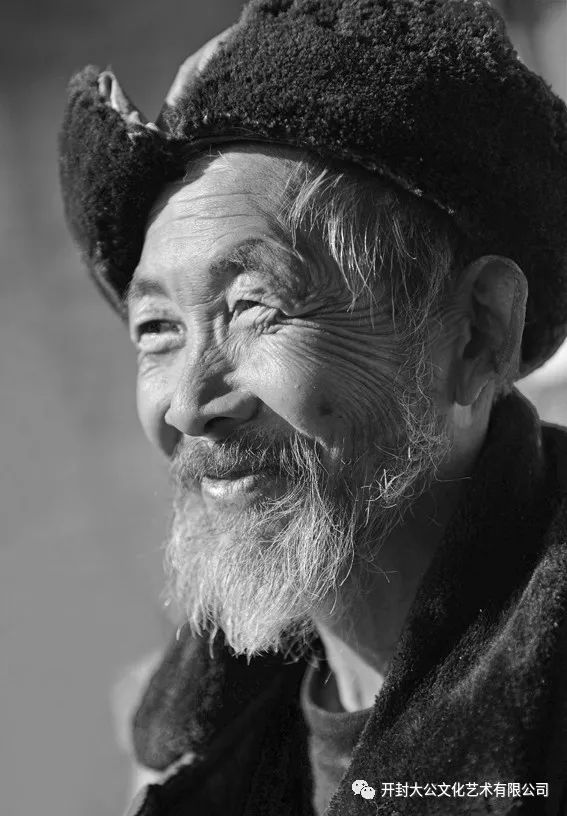 大公美术馆今天开始:八月未央 —黑白人像摄影展_作品