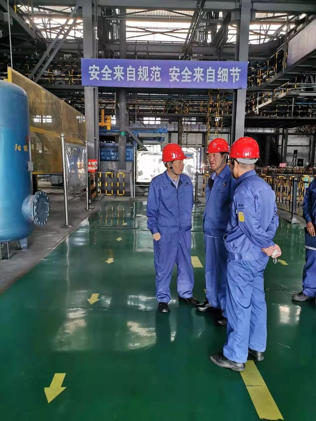 酒钢集团公司党委常委副总经理蒋志翔带队进行中秋节国庆节期间安全