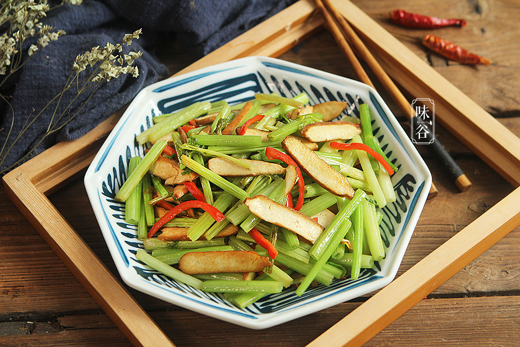 芹菜炒香干