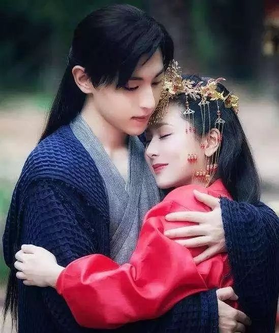 杨紫穿过的嫁衣多达18套,杀马特造型雷人,香蜜4套最惊艳!