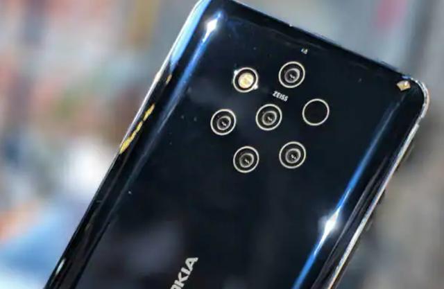 诺基亚就推出过一款nokia9 pureview的五摄像头手机,它就是用的五个