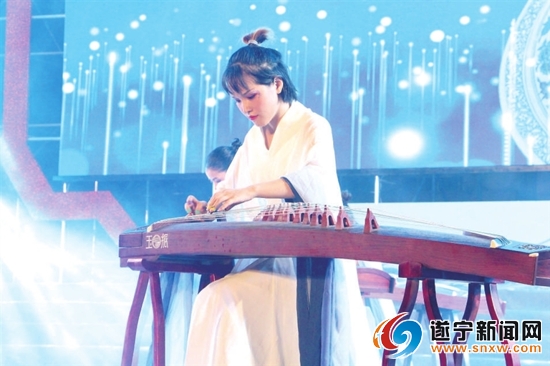 弥渡山歌曲曲谱_弥渡红岩镇山图片(3)