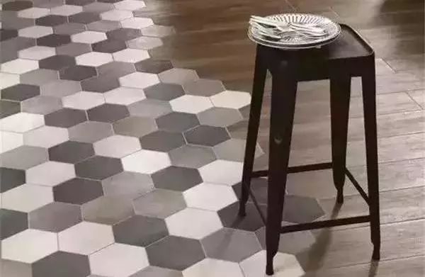中正裝飾