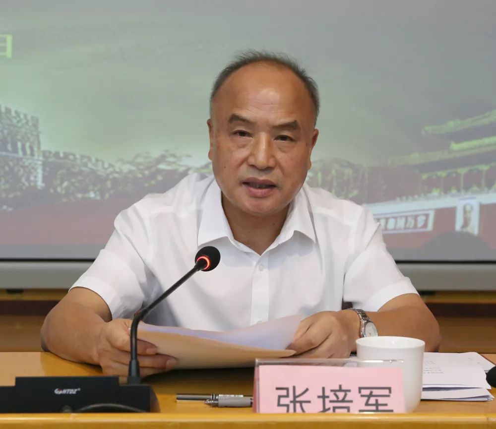 市委主题教育第四巡回指导组组长张培军强调,要聚焦根本任务,贯彻"