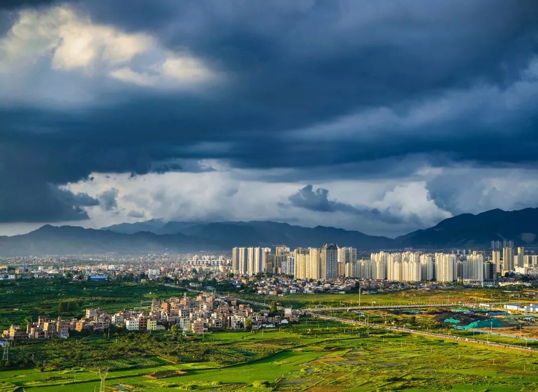 1950年 昭通解放 2001年 经国务院批准昭通撤地设市 2014年 向家坝