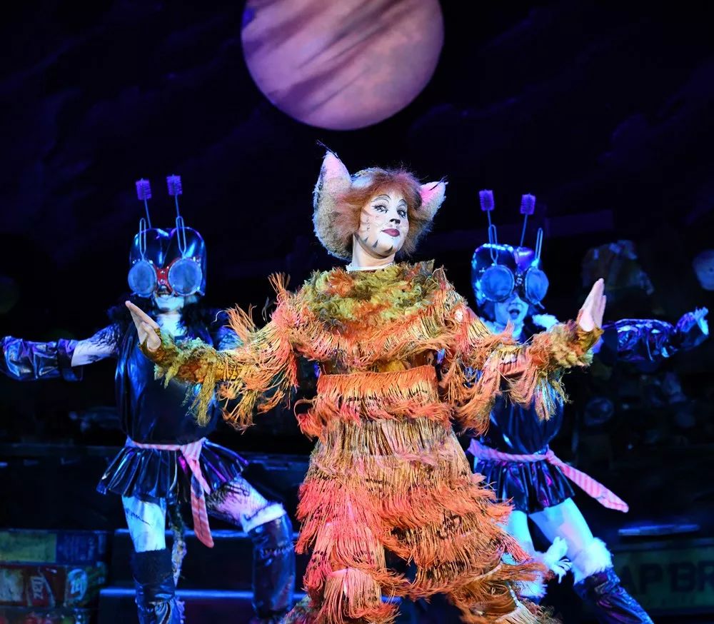 收官场开票《猫》cats 开演倒数一个月,合家欢三人套票上线!