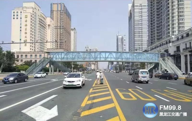 友谊路将封闭3处人行过街通道,开建临时天桥,位置在这里