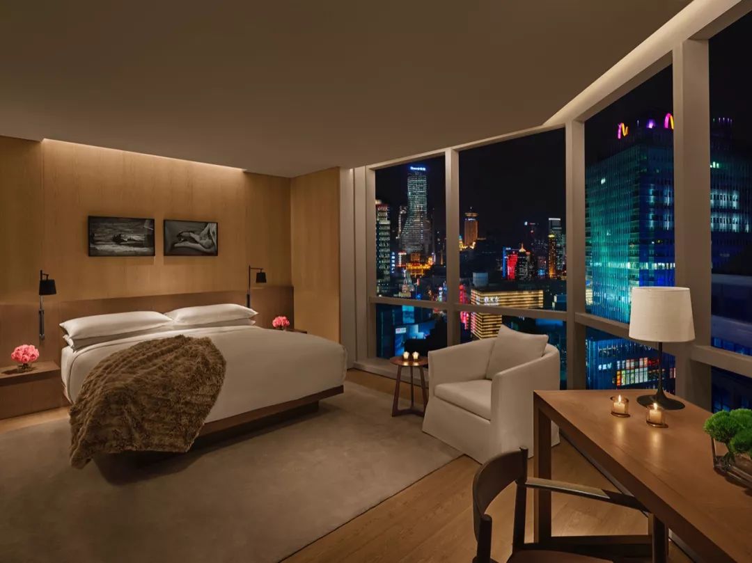 住"潮牌"酒店,看炫烂的夜景,上海艾迪逊酒店免费体验!