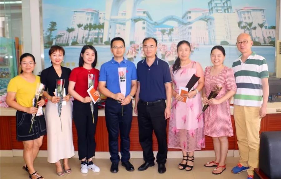 尊师重教负重前行虎门外语学校庆祝教师节