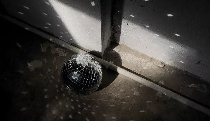 让我脆弱一分钟