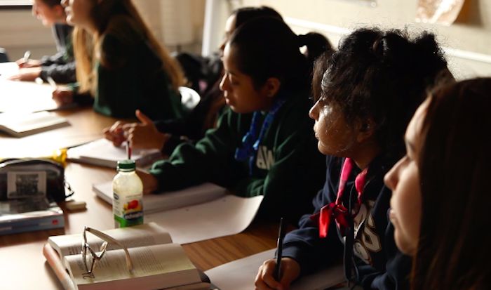 我在美国读高中,暑假回国补英语