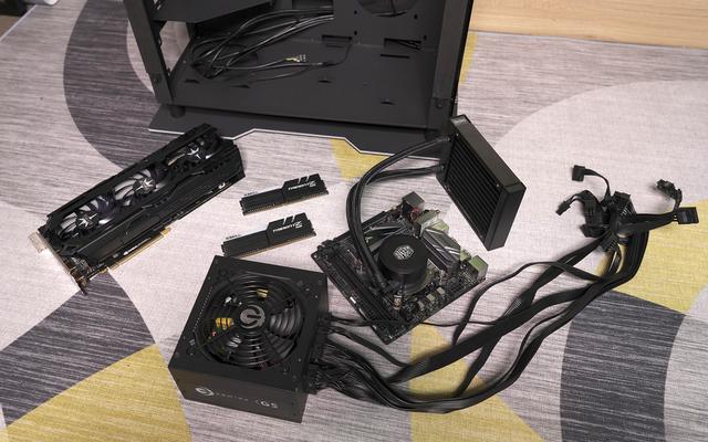 大机箱和小机箱电源一样吗 7b52e28089104713ab2b7cdd6c38975f.jpeg