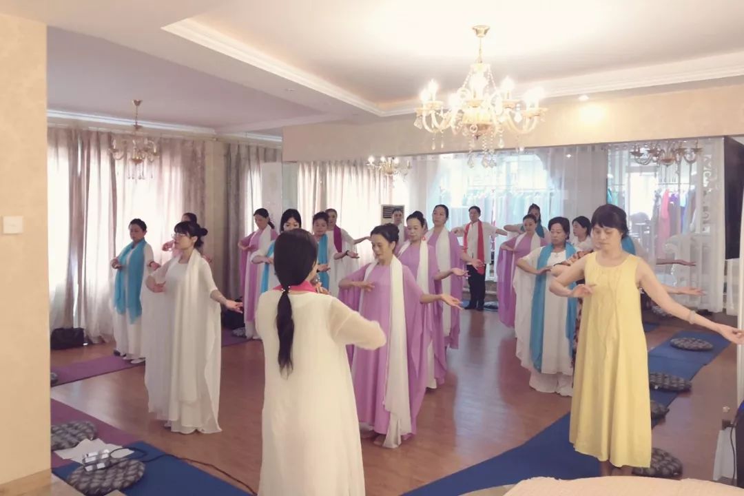香港(国际)优雅财富女子学院 华服会—中道禅舞 11