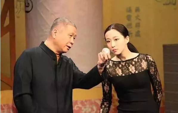 收藏古玩专家马未都 845422b5d6d8462f99ffdbb53c27a9ef.jpeg