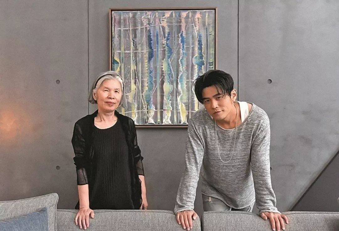 想猜周杰伦新歌的曲风不如先学学时尚icon周妈妈的穿搭大法