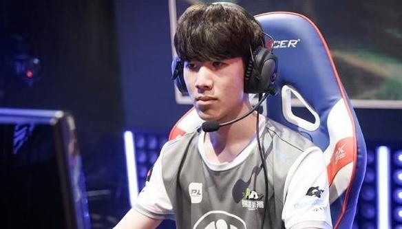 uzi复出第一场比赛 b65047ce1b8e4fb0937fbb246e4e5661.jpeg