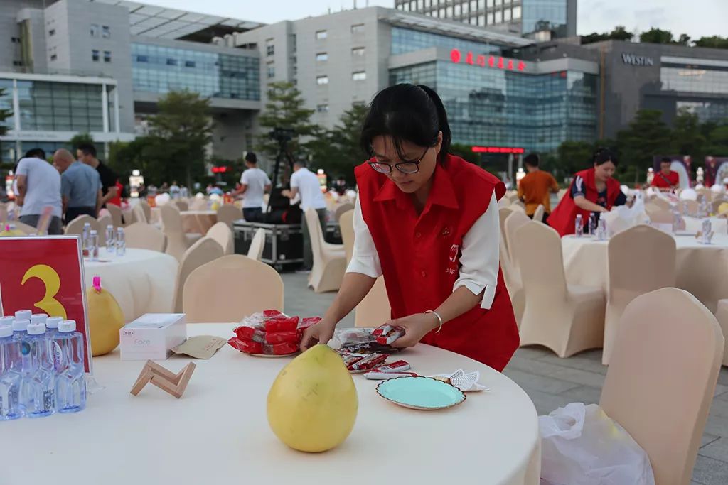 真心感谢 编辑:卢月 为这个不一样的中秋节点赞 返回搜