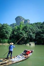 亚洲第一巨石高200米，就在中国福建，一块石头就是一座山