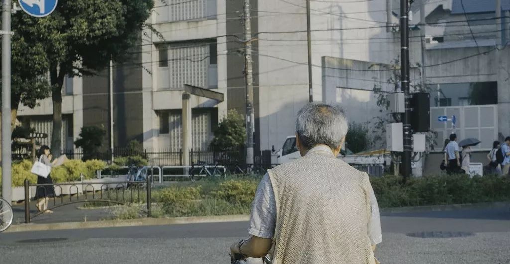 让我脆弱一分钟