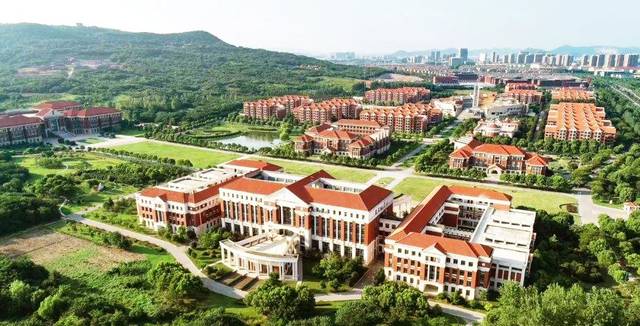 中传南广终止与中国传媒大学合作更名南京传媒学院