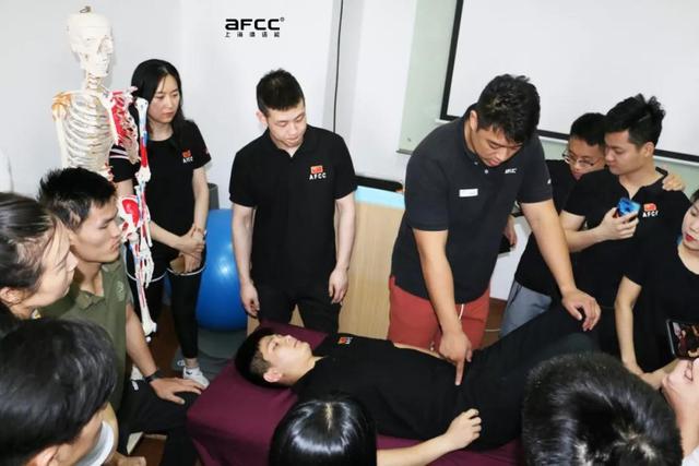 好的健身教练培训学校取决于优质的教学师资以及完善的课程体系