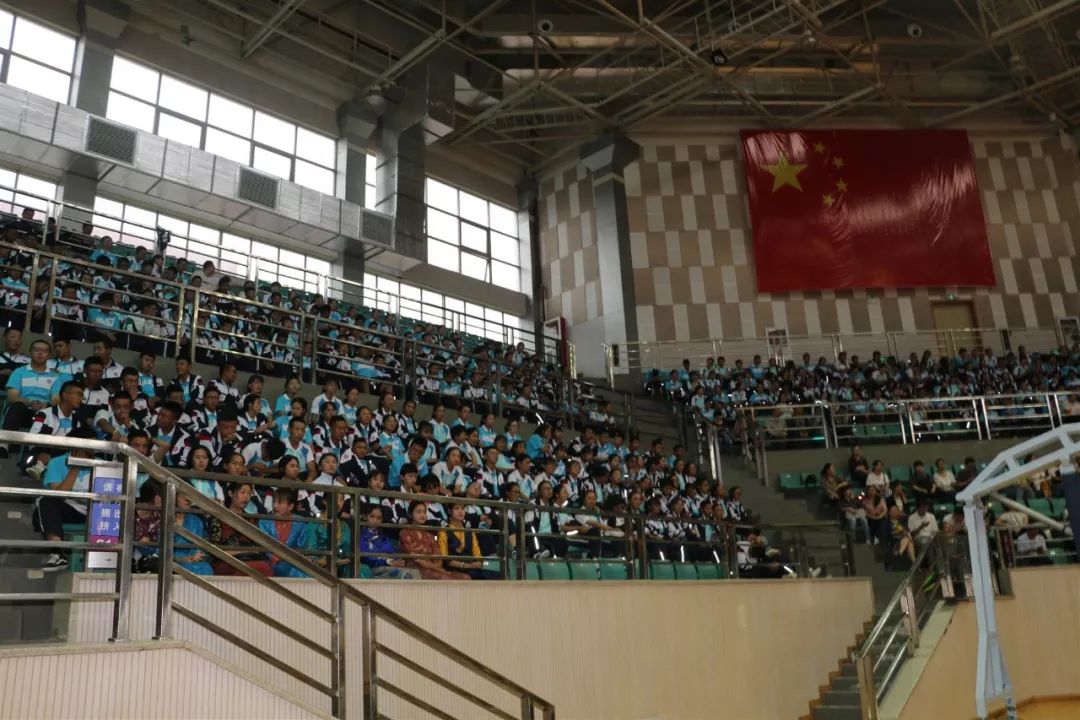 西藏民族大学附属中学举行2019年秋季开学典礼暨第35个教师节表彰大会