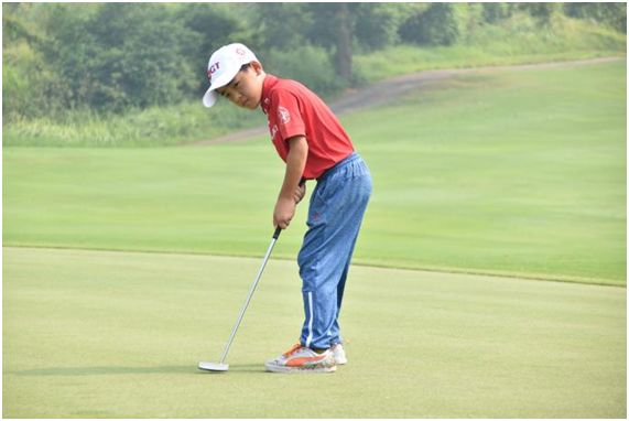 【大风来袭】风神青少年高尔夫球队勇夺cjgt巡回赛4冠,梁俊杰参与最长