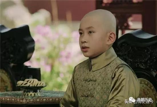 允礼|乾隆的亲弟弟，一大早给太后请安，乾隆大怒：你也配跪这里？