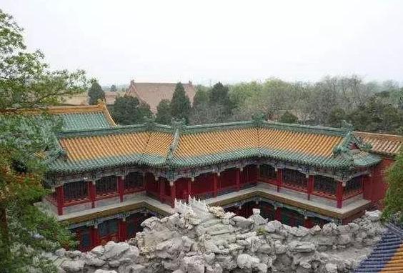 2,建福宫花园御花园位于坤宁宫后方,明代称为宫后苑,清代称御