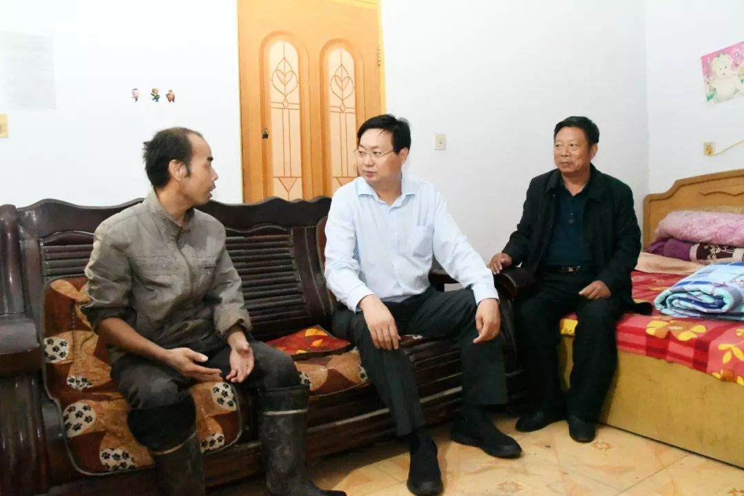 县委书记张才芳到磁州镇检查指导工作