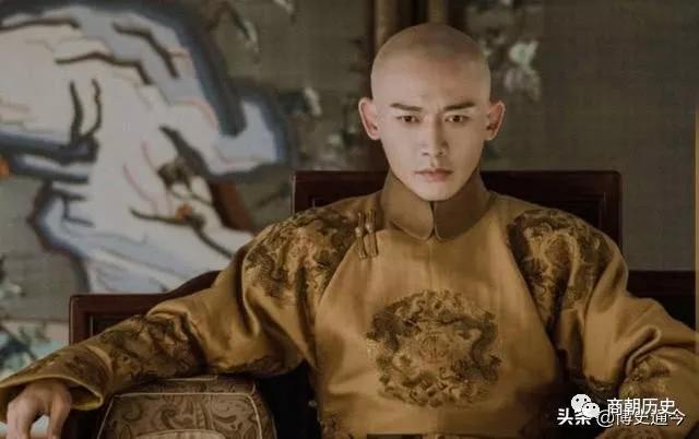 允礼|乾隆的亲弟弟，一大早给太后请安，乾隆大怒：你也配跪这里？