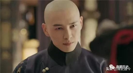 允礼|乾隆的亲弟弟，一大早给太后请安，乾隆大怒：你也配跪这里？