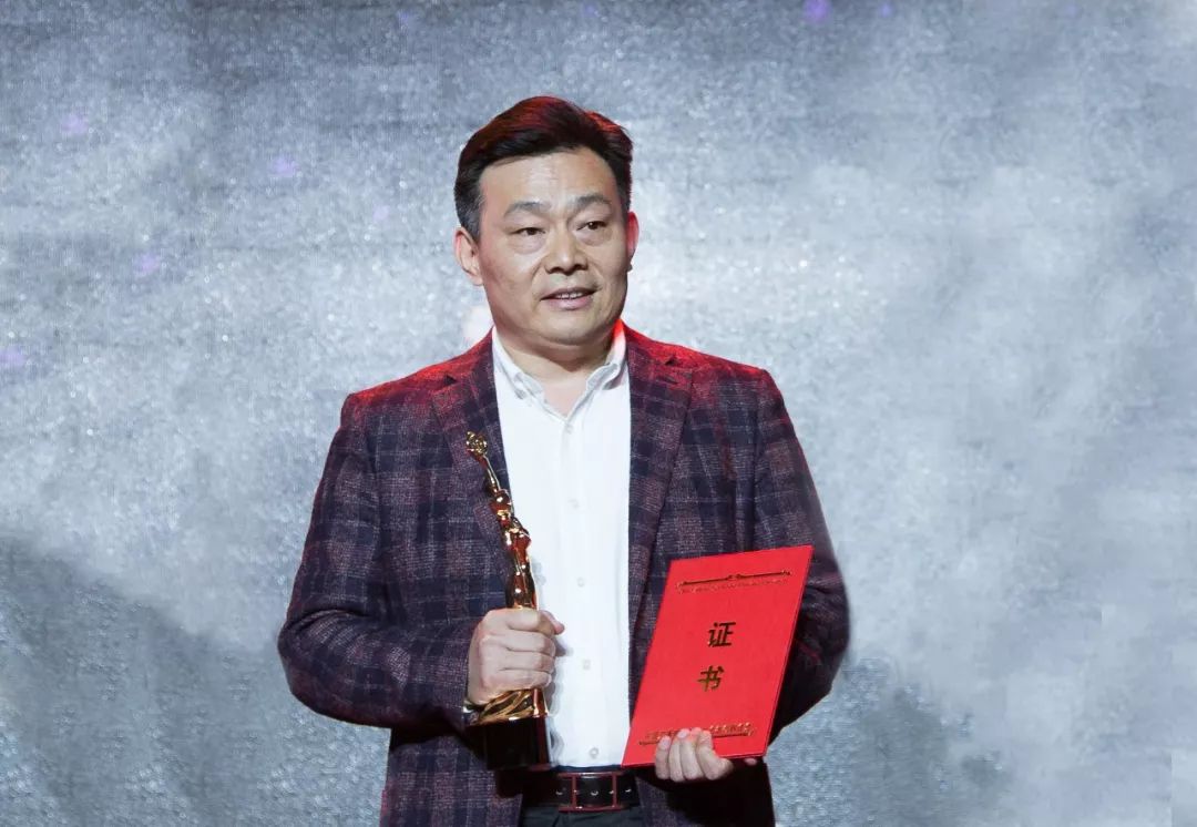 时代典范杨晓明用思考启迪观众以匠心立足市场