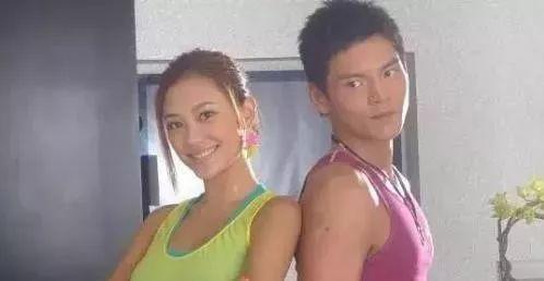 郭碧婷婚纱照曝光,网友却想起向佐首任女友应