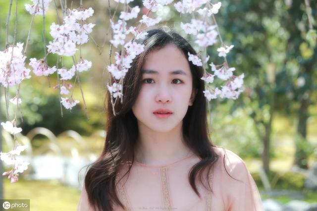 男人怎么吸引女人而不是讨好 ce9549f3d5c44387bfba7beb79a639d8.jpeg