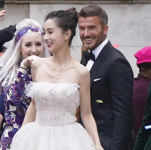 贝克汉姆与杨颖拍摄婚纱广告遭群嘲：他从未对维多利亚这样笑过！