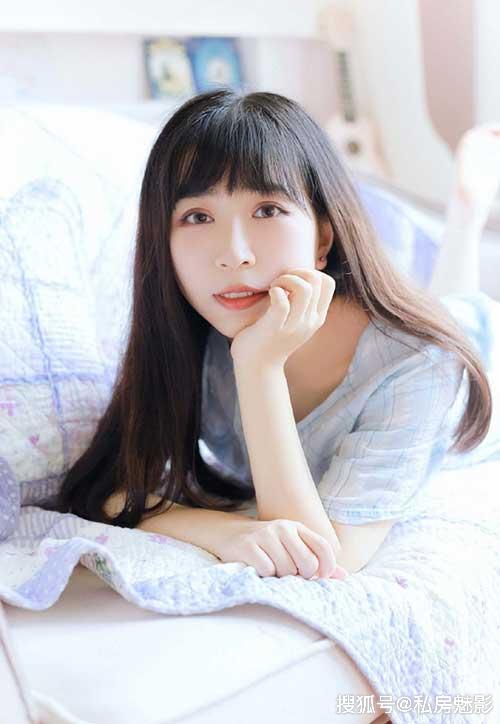 私房照,长发大眼清纯美女温婉贤淑十分养眼