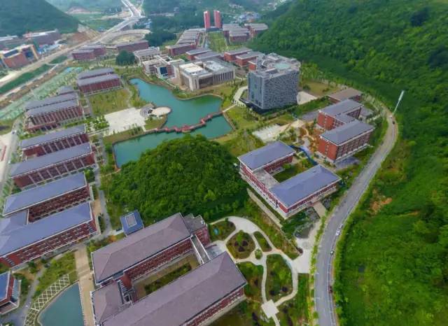 贵州财经大学,这下又在全国出名了!_南京大学医学院