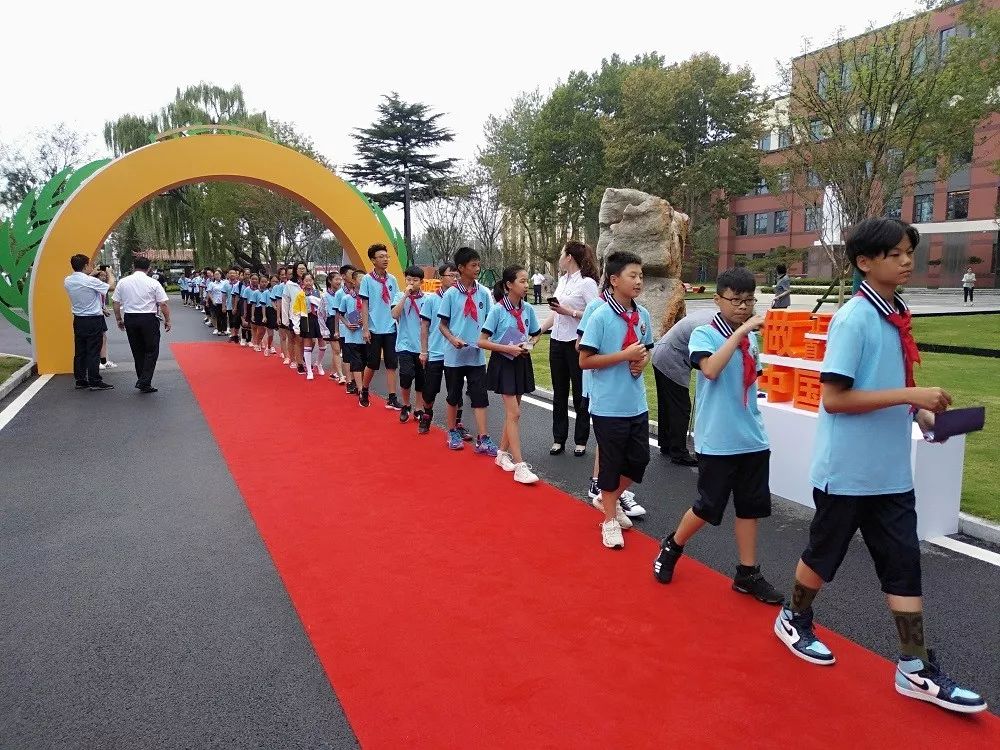 正直实验学校2019级新生启程逐梦