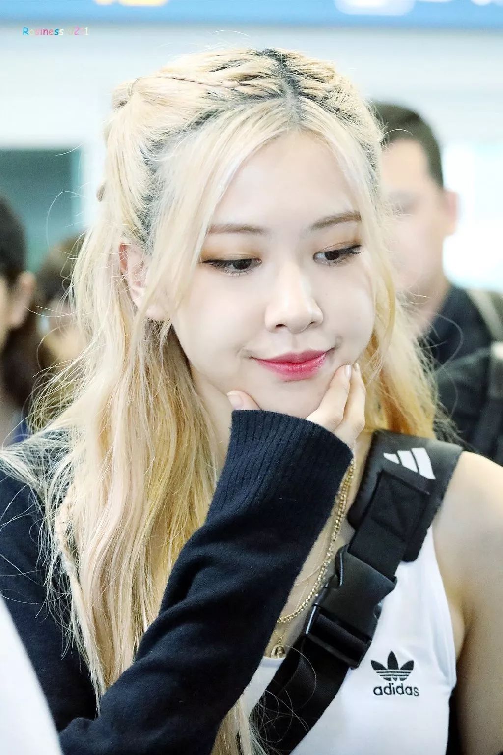 单曲mv播放破7亿 这个神仙组合不仅业务超强还都是美妆达人