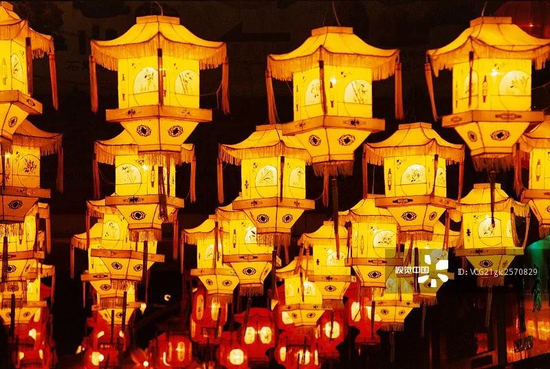 秦淮灯彩是我国传统灯彩艺术的重要流派
