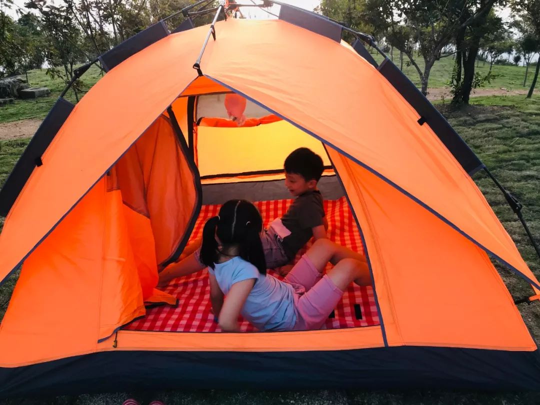 怎么搭帐篷最舒服 930d3ff6eff748519d08573f2142836a.jpeg
